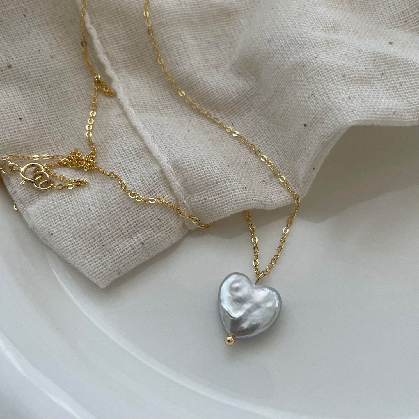 Classic Heart Baroque Necklace - SOLIS