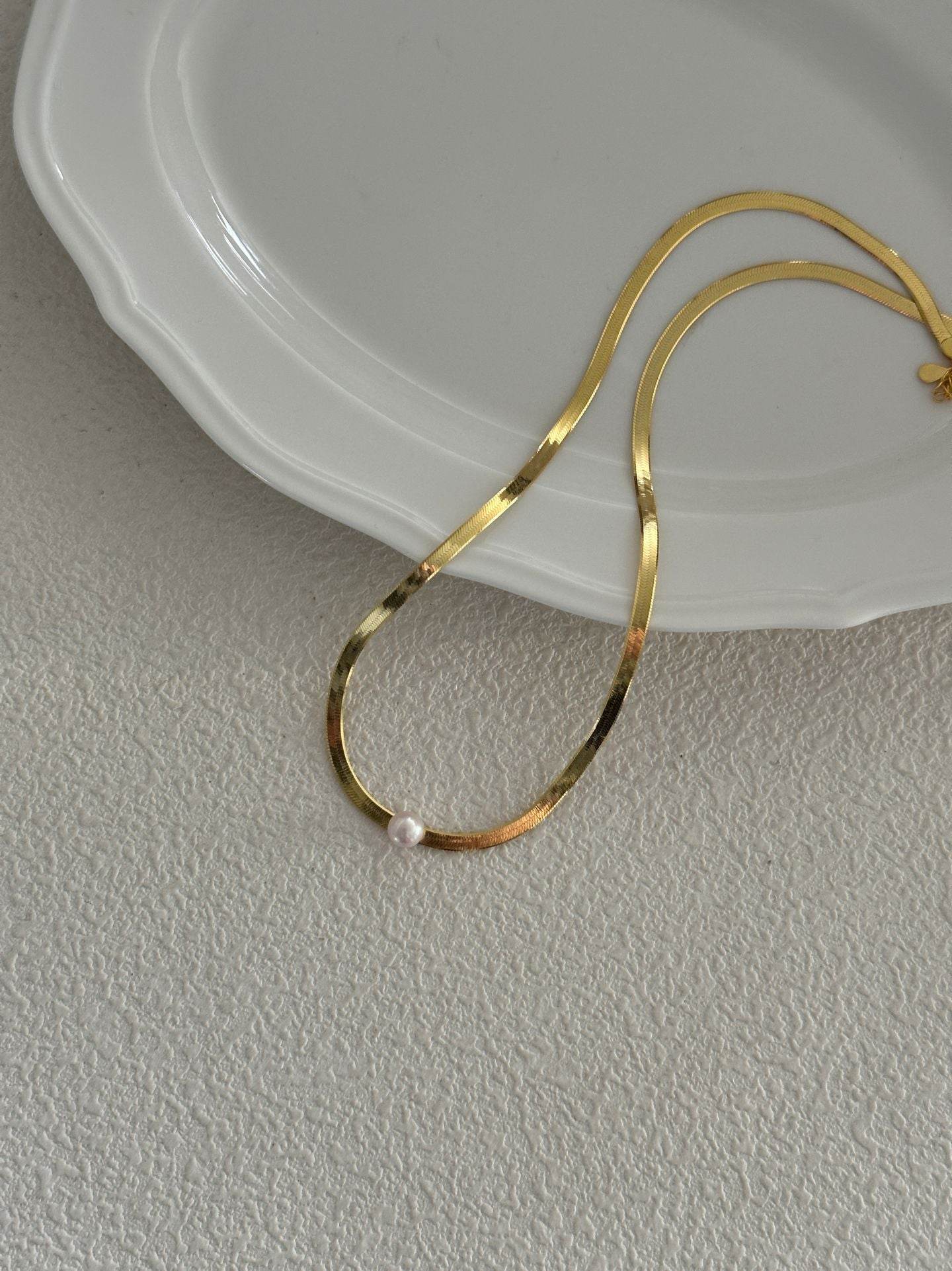 Single Pearl Sleek Chain Necklace - SOLIS
