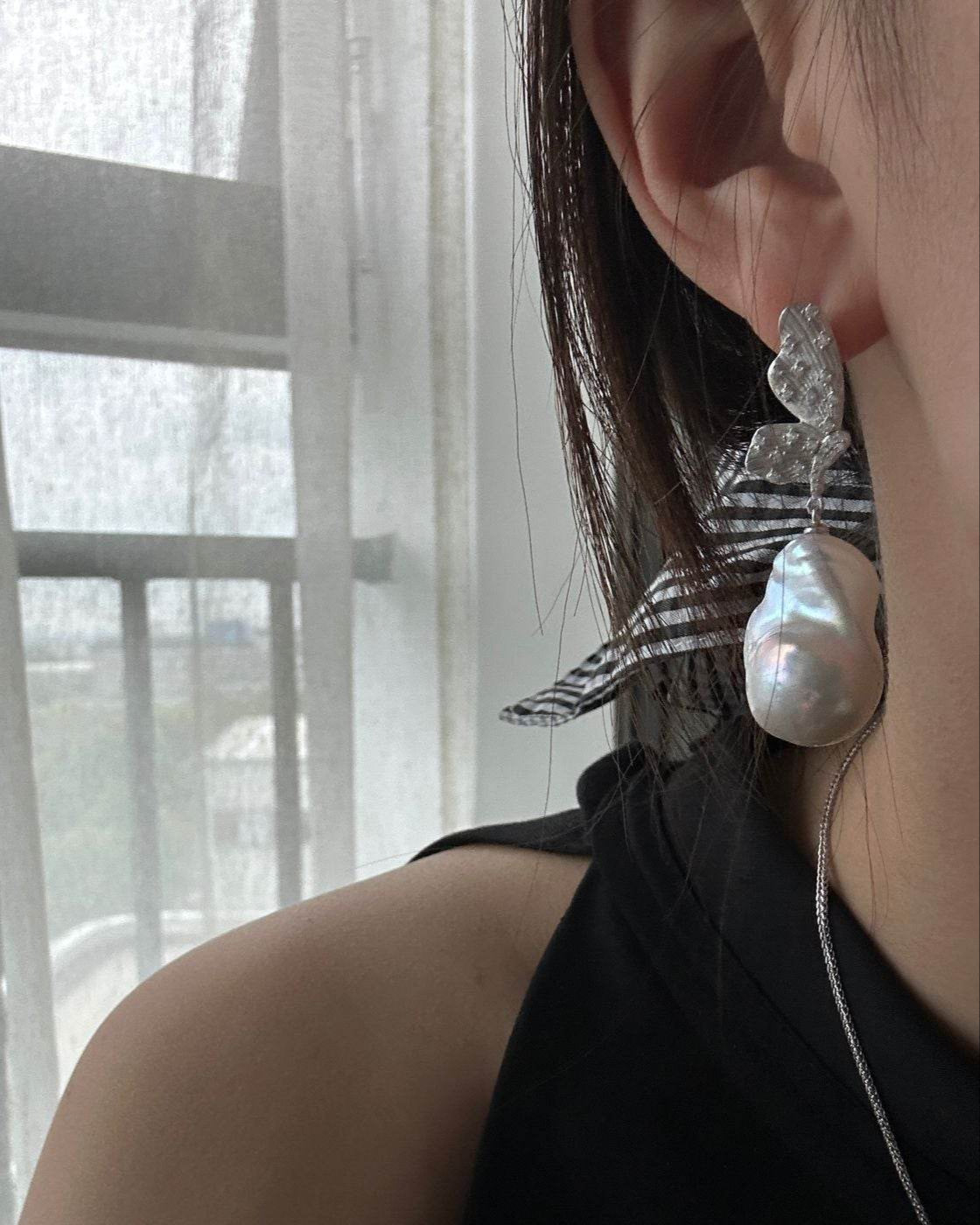 Butterfly Wings Baroque Pearl Earrings - SOLIS