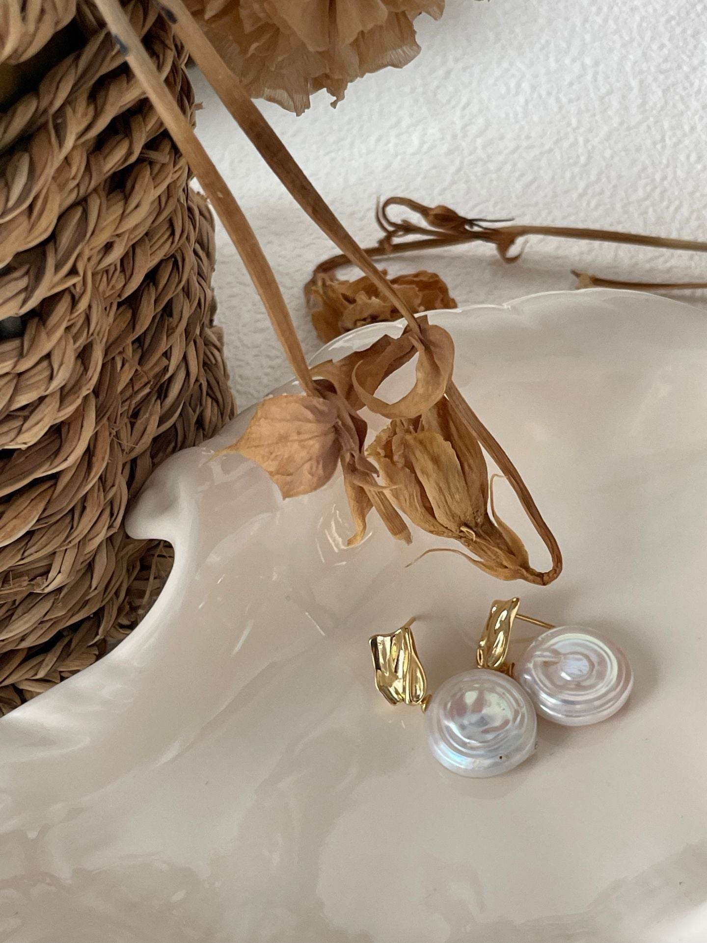 Roman Holiday Baroque Pearl Earrings - SOLIS