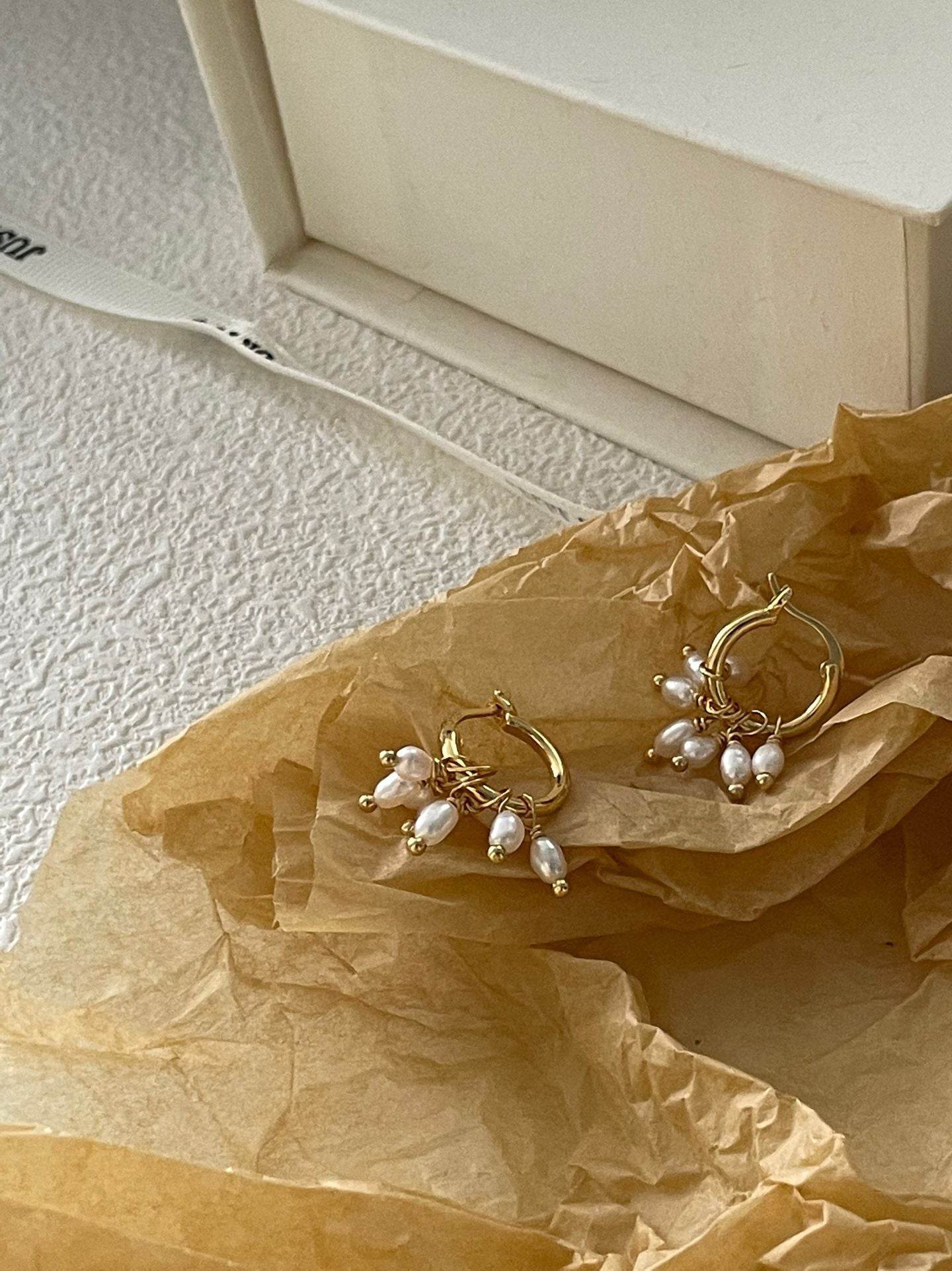 Bud Pearl Hoops - SOLIS