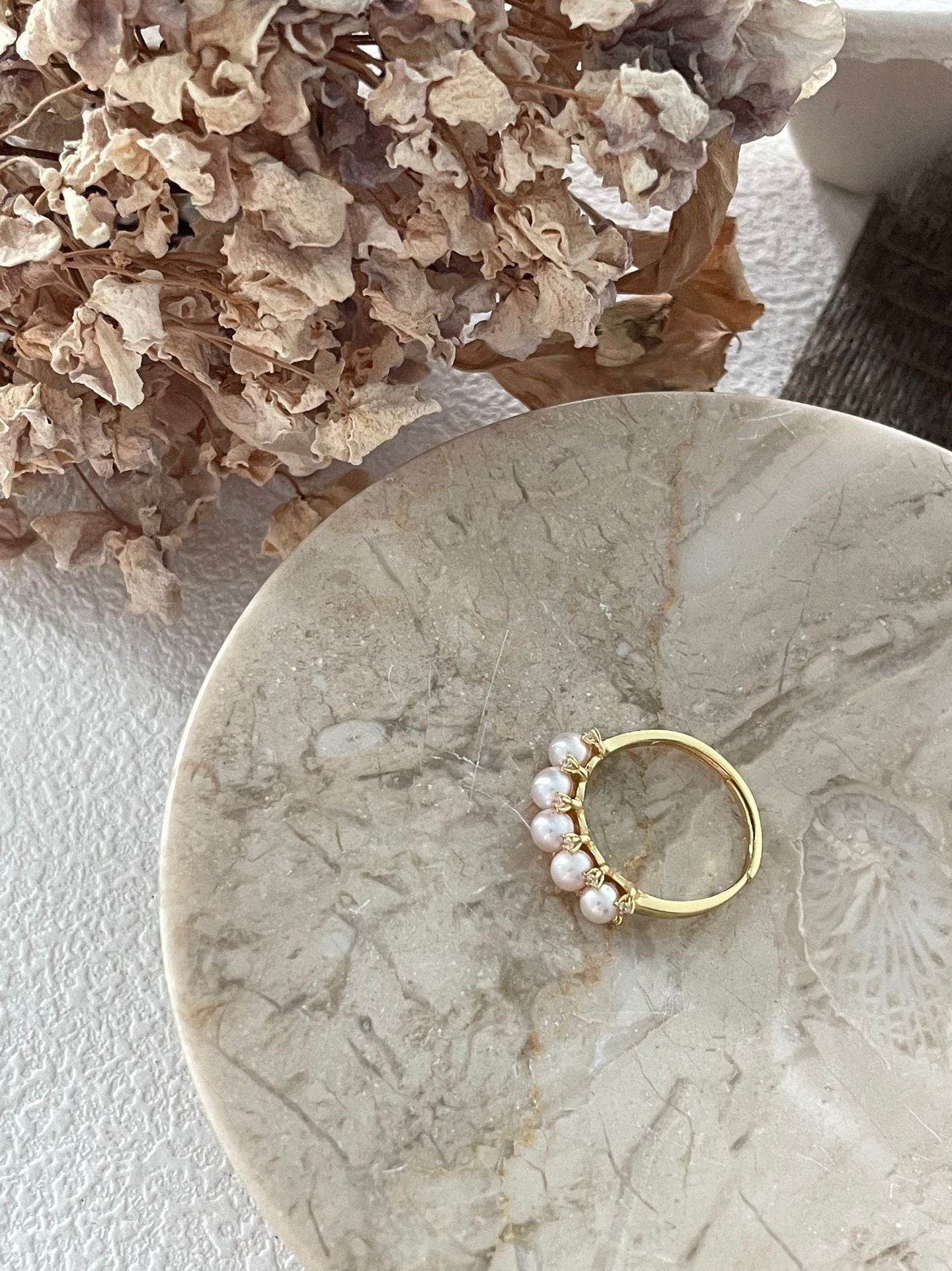 Row Diamond Pearl Ring - SOLIS