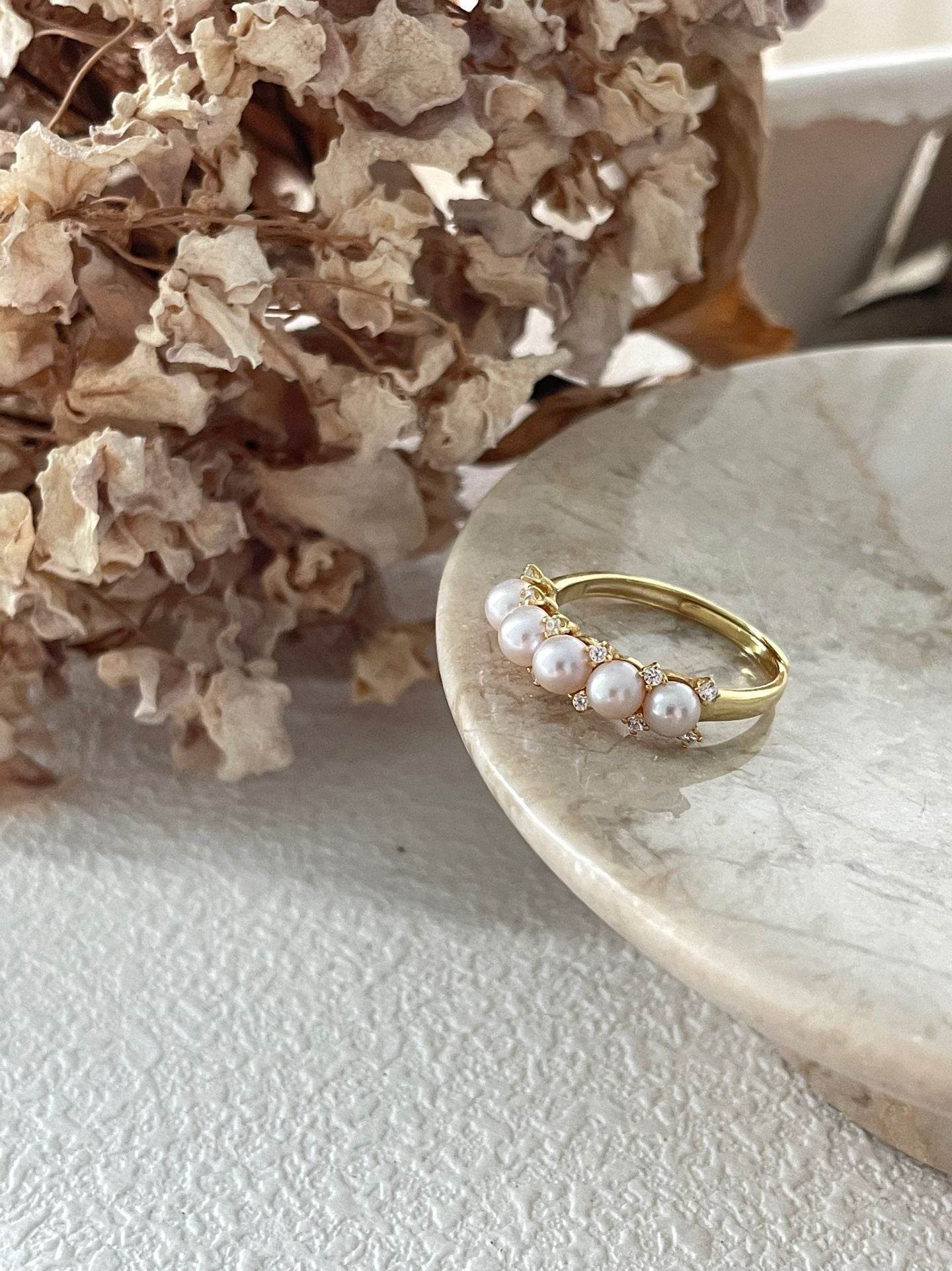Row Diamond Pearl Ring - SOLIS