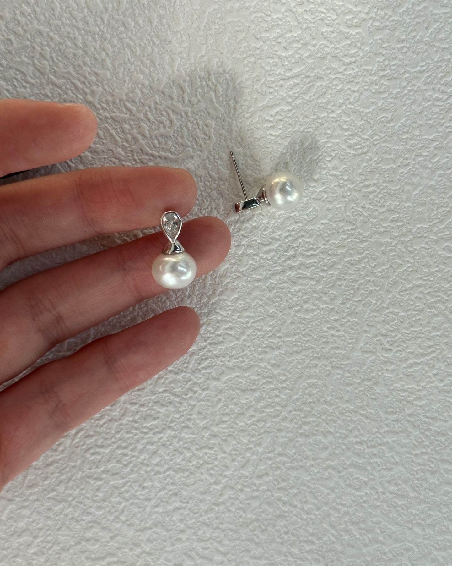 “Little Bottle” Pearl Stud Earrings - SOLIS