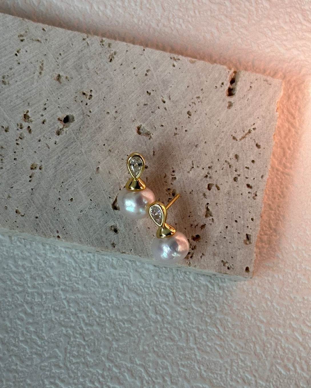 “Little Bottle” Pearl Stud Earrings - SOLIS