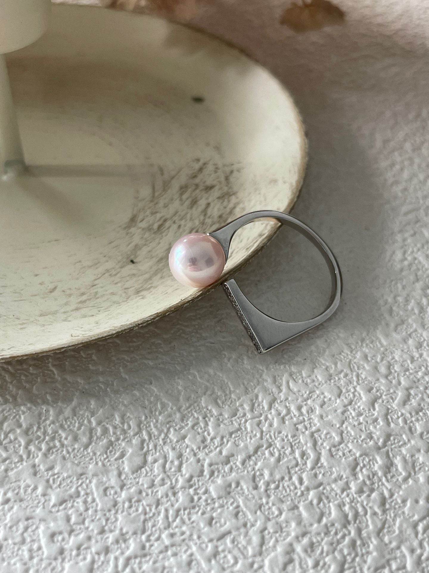 Geometric Pearl Ring - SOLIS