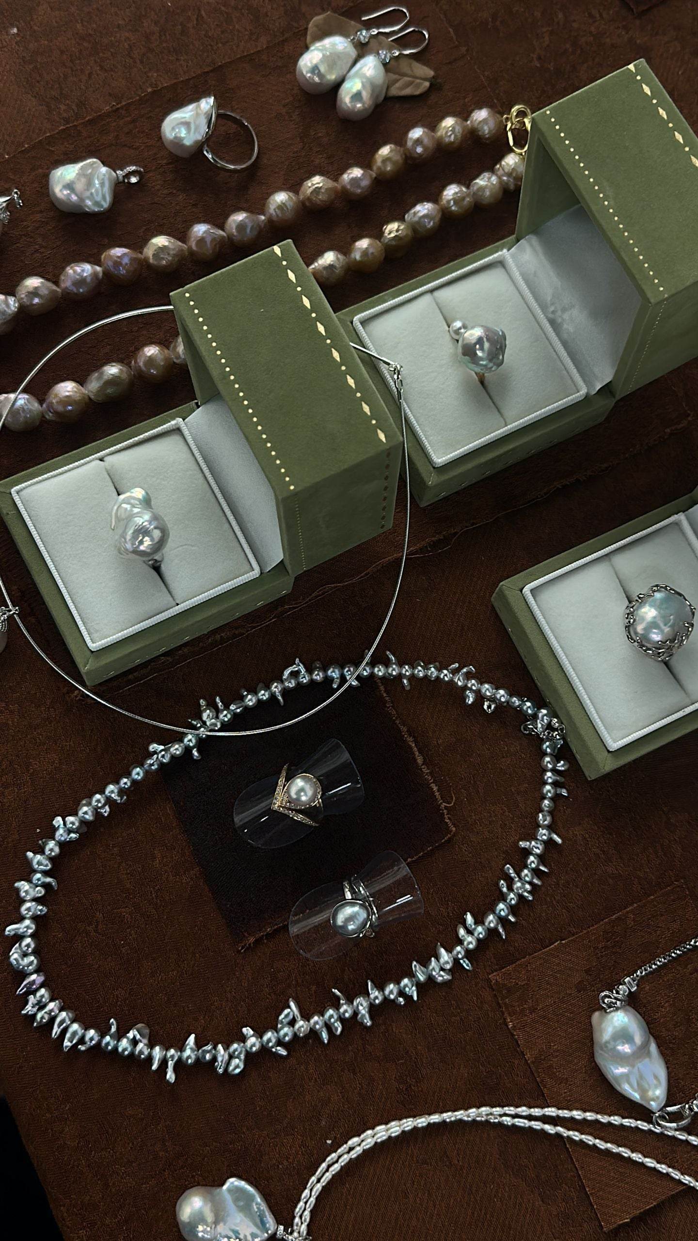 Private Treasures - SOLIS