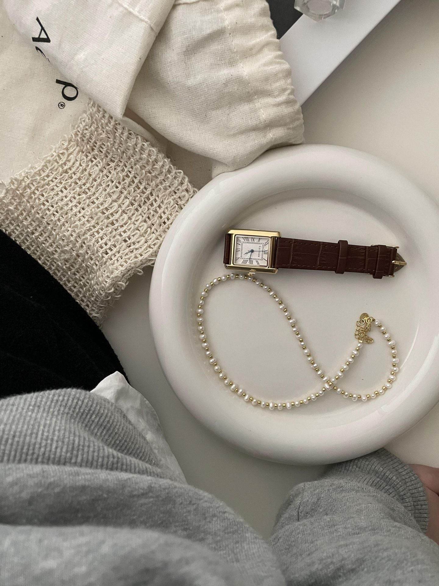 Golden Whisper Pearl Necklace - SOLIS