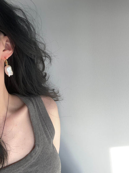 The Effortless Statement – Baroque Pearl Drop Earrings - SOLIS