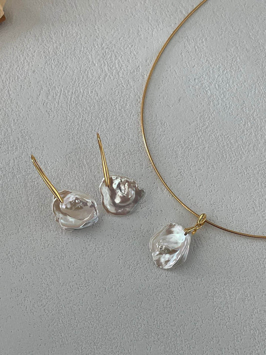 Sculpted Petals Set – Necklace & Earrings - SOLIS