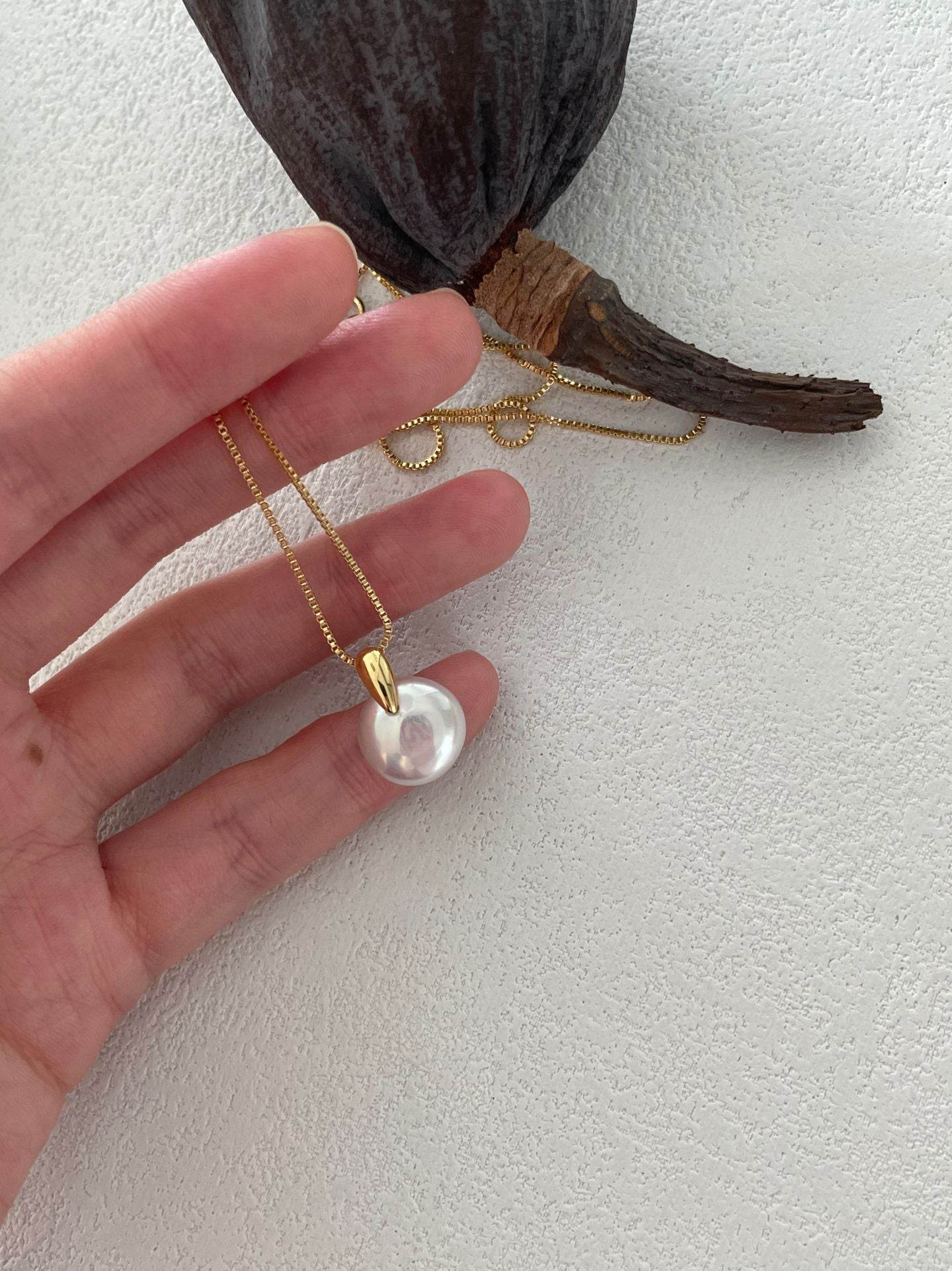 The Drop of Stillness – 14K Gold-Filled Pearl Necklace - SOLIS