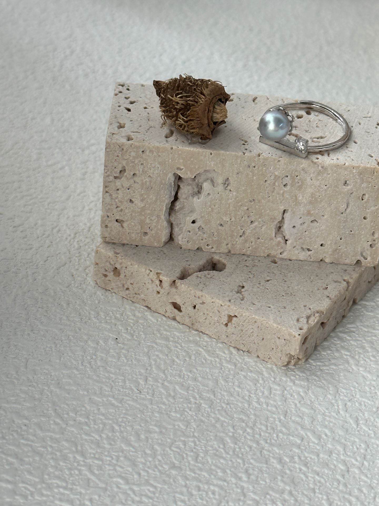 Minimal Sugar Cube Ring - SOLIS