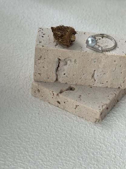 Minimal Sugar Cube Ring - SOLIS
