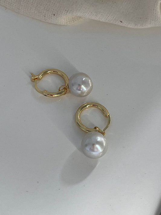 Crystal Baroque Pearl Drop Earrings - SOLIS