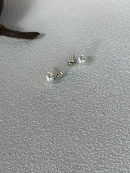 “Little Bottle” Pearl Stud Earrings - SOLIS