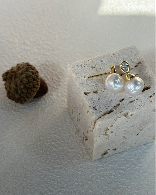 “Little Bottle” Pearl Stud Earrings - SOLIS
