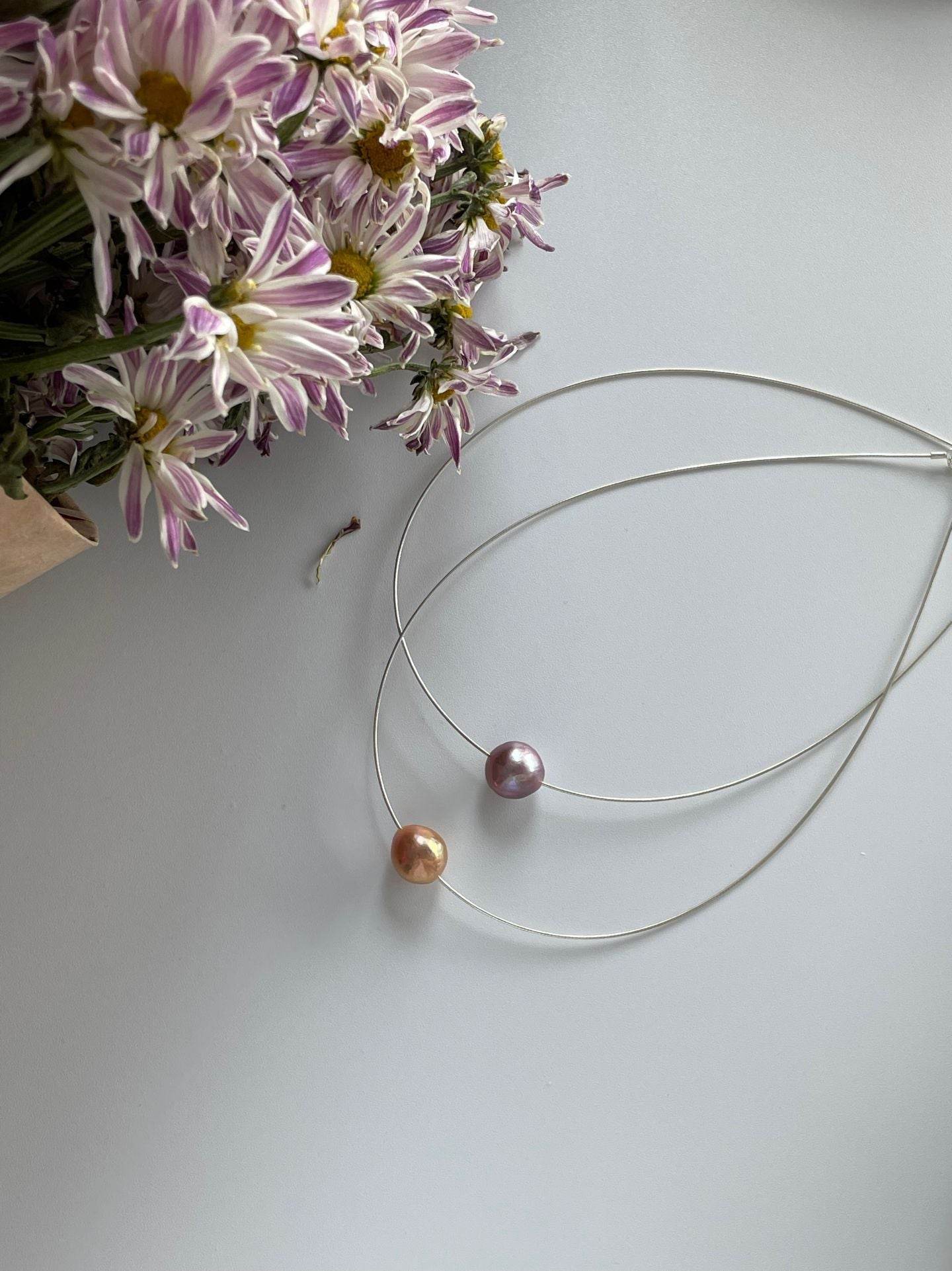 Minimalist Baroque Pearl Choker - SOLIS