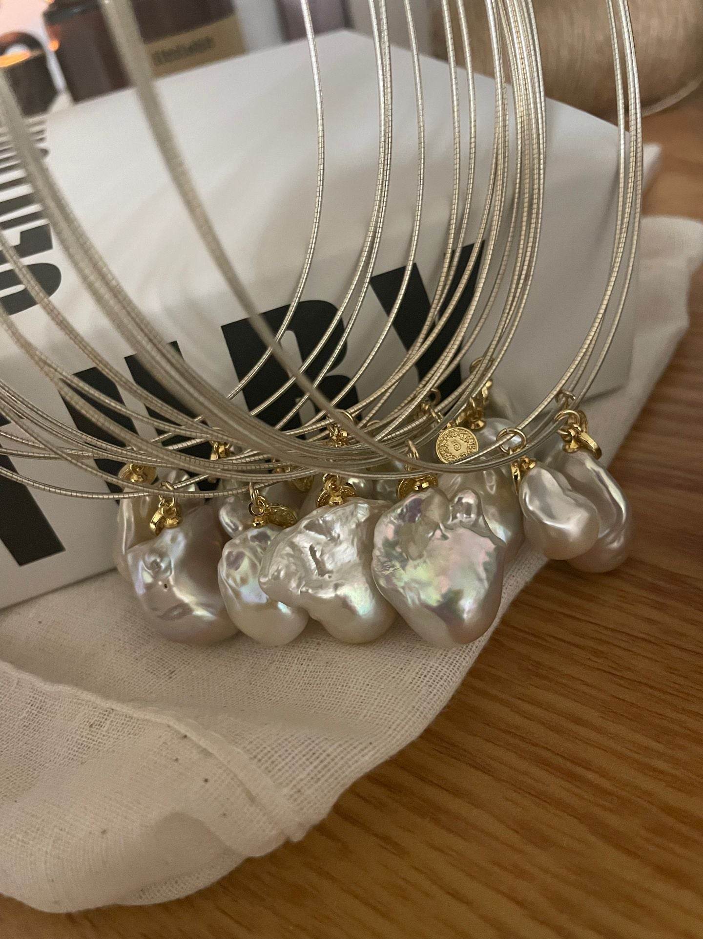 Sculpted Grace — The Baroque Coin Pendant Collar - SOLIS