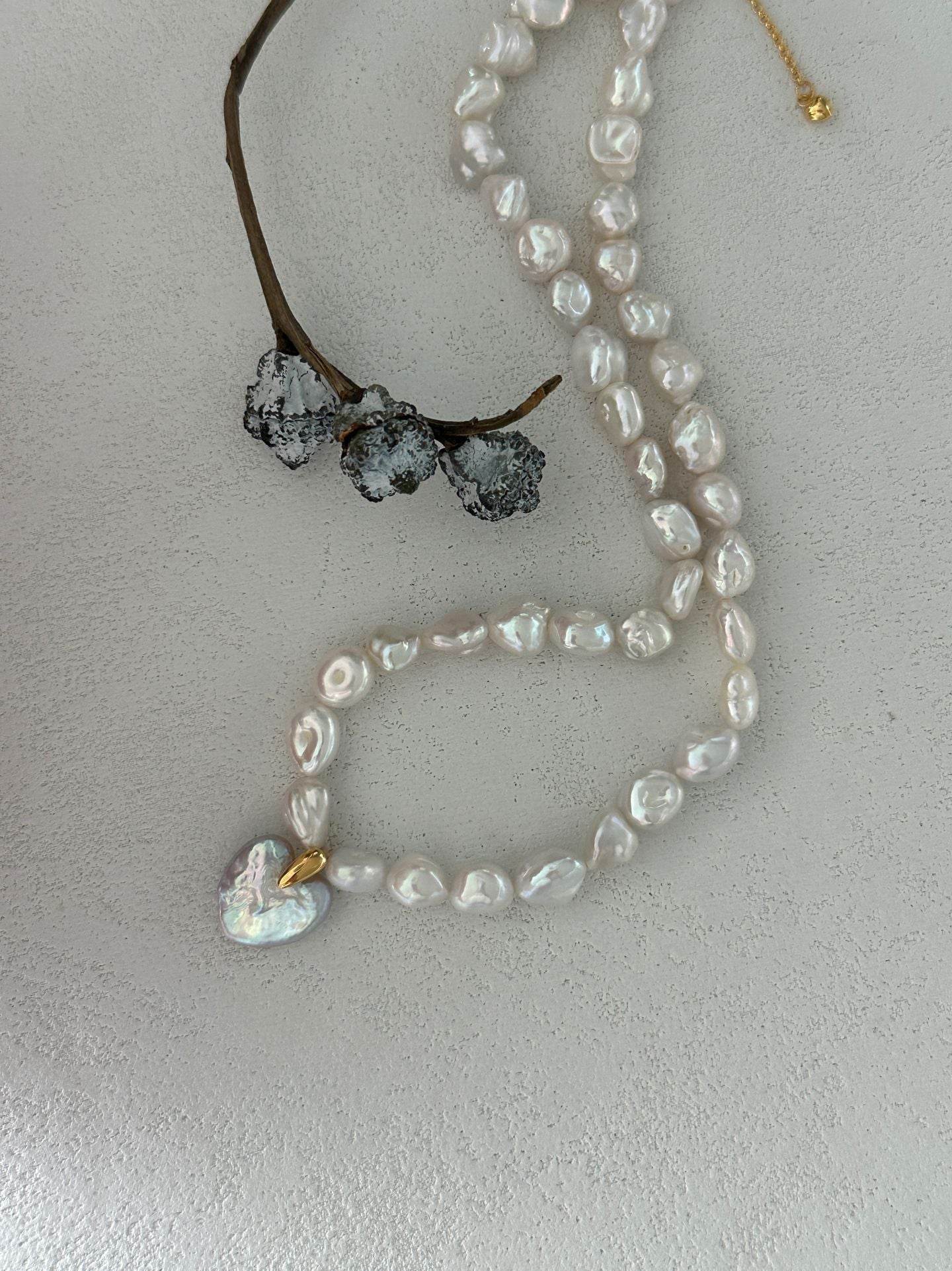Runaway Sweetheart Pearl Necklace - SOLIS