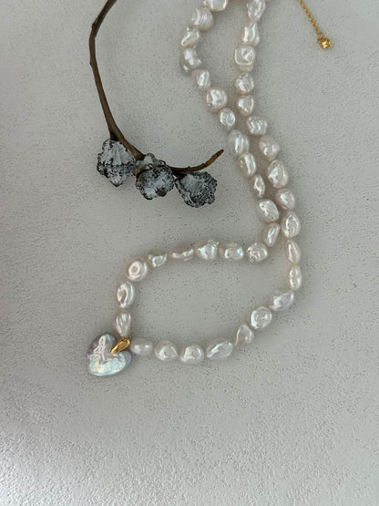 Runaway Sweetheart Pearl Necklace - SOLIS