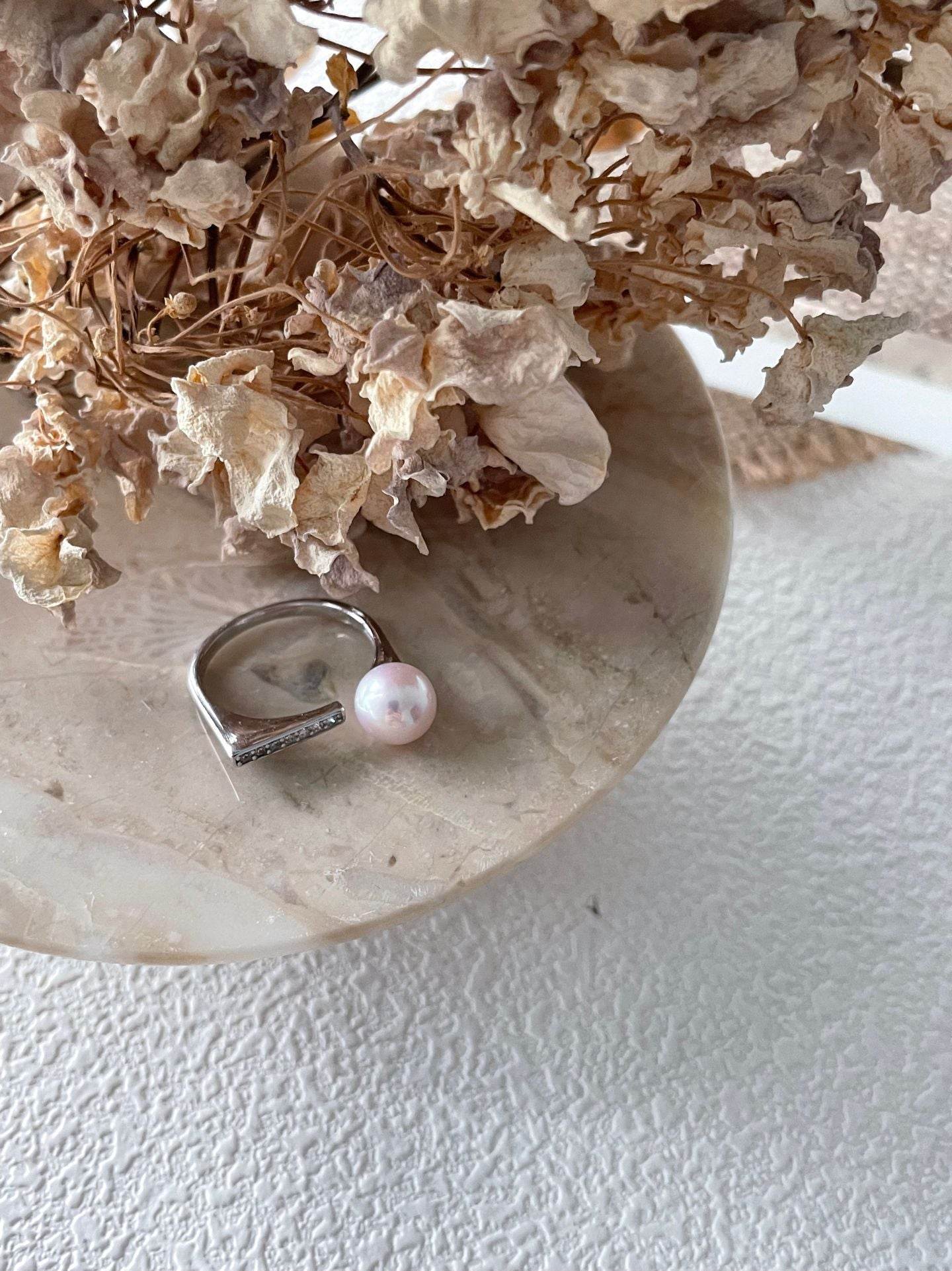 Geometric Pearl Ring - SOLIS