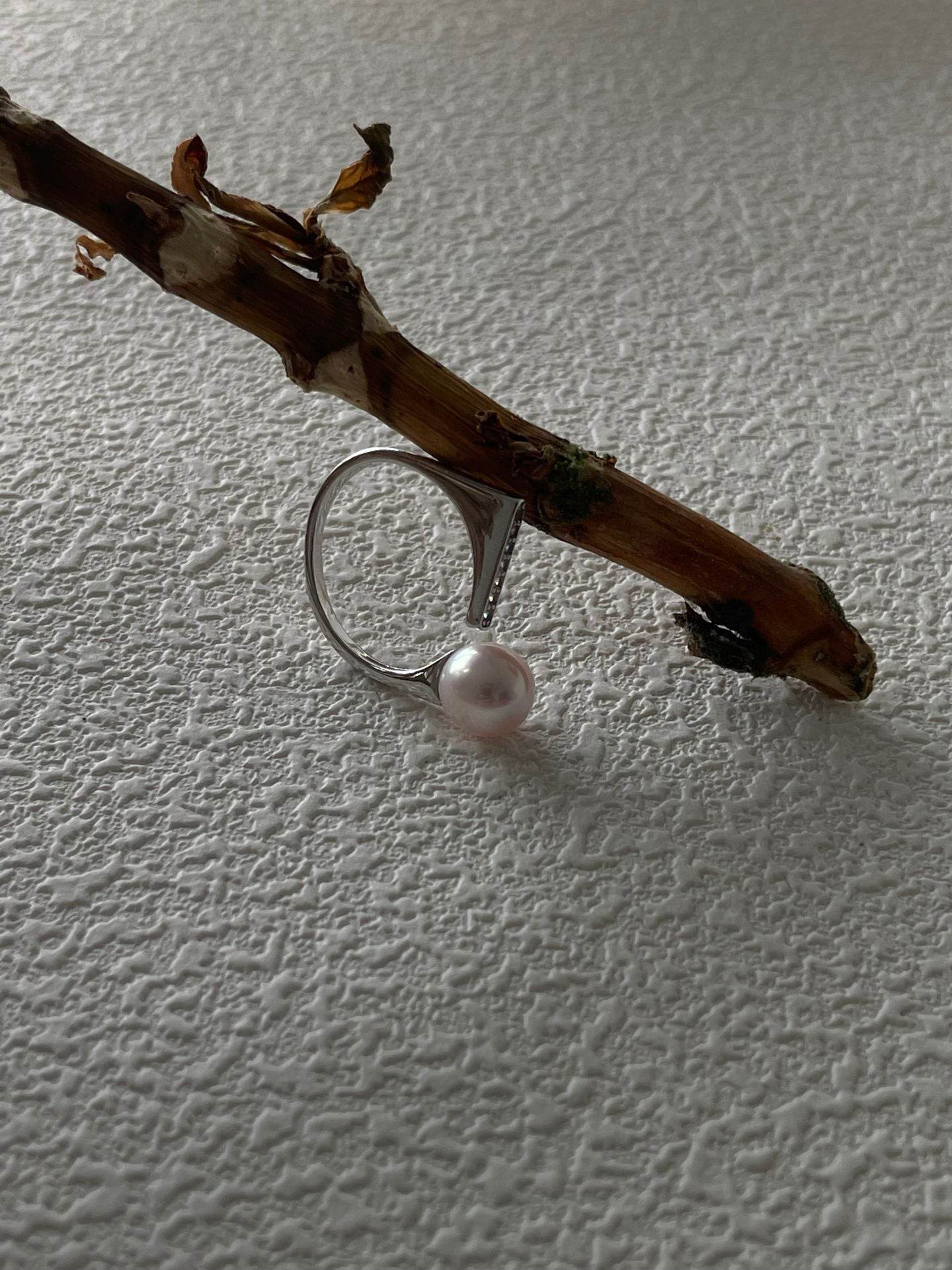 Geometric Pearl Ring - SOLIS